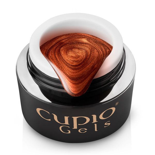 Bronzefarbener Gel-Nagellack von Cupio in einem Glasbehälter