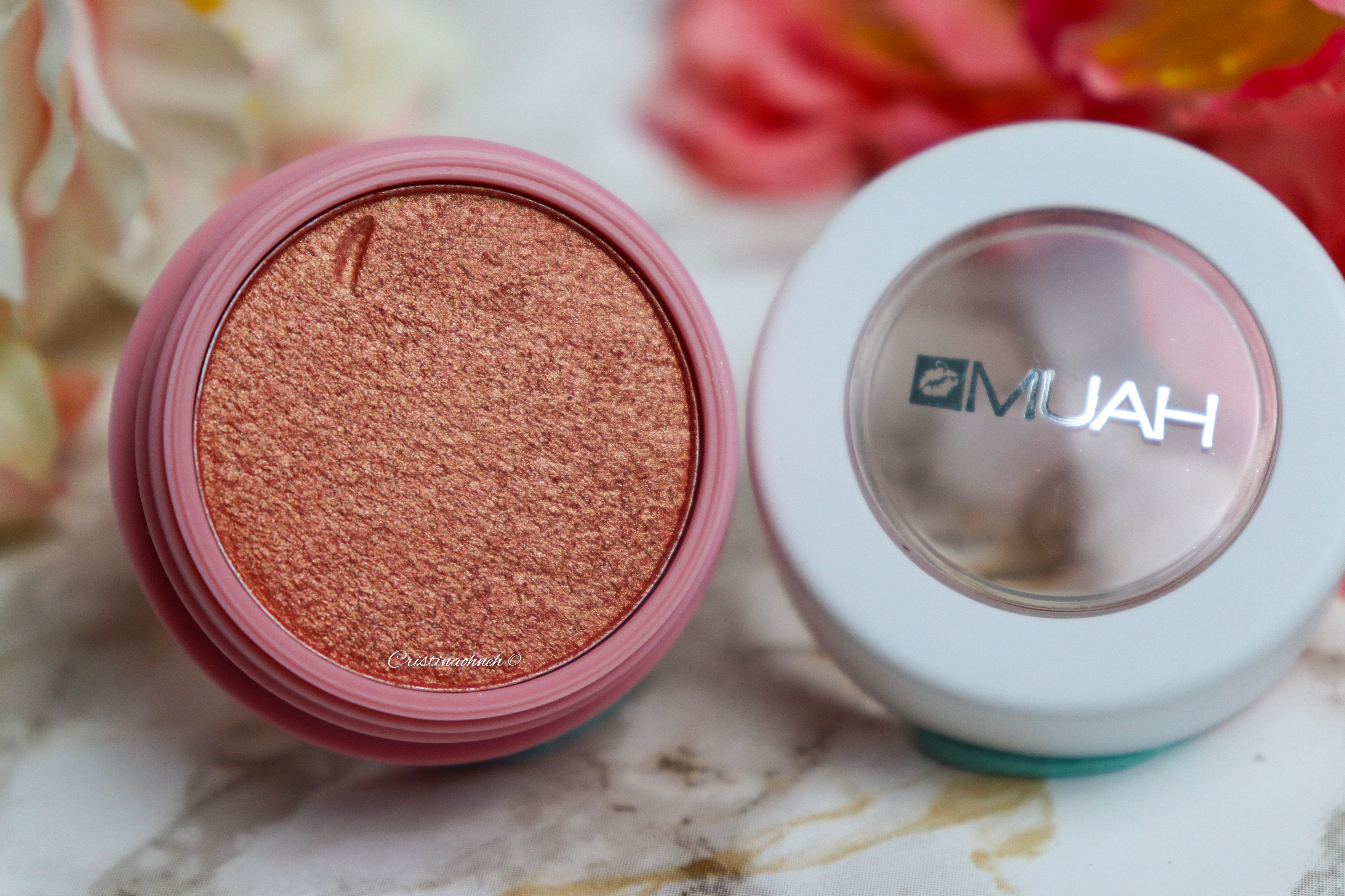 MUAH Blush in rosa Verpackung, glitzerndes Apricot-Puder