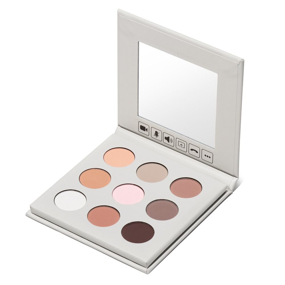 Weiße, geöffnete Make-up-Palette mit Spiegel und acht Pudertönen in Nude-, Rosa- und Braunnuancen