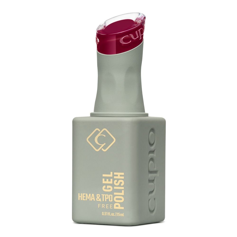 Produktbild von Cuccio HEMA & TPO Free Gel Polish, 15 ml, in matter grauer Flasche mit bordeauxrotem Verschluss vor weißem Hintergrund
