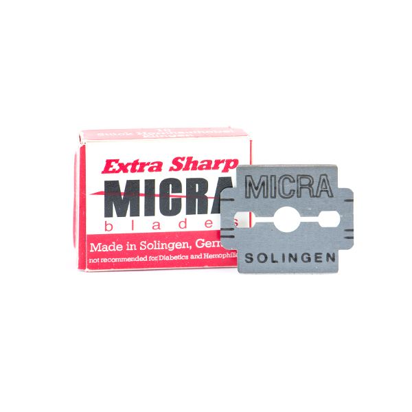 Packung mit extra scharfen MICRA Rasierklingen aus Solingen, Deutschland
