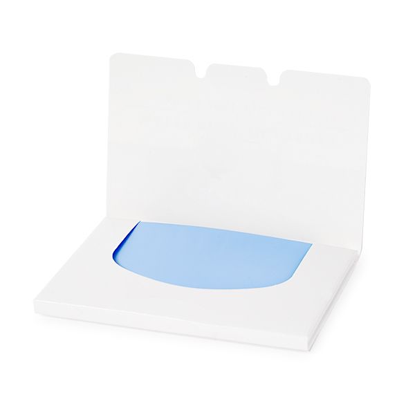 Weißer Verpackungskarton mit blauer Einlage für kreative Produkte