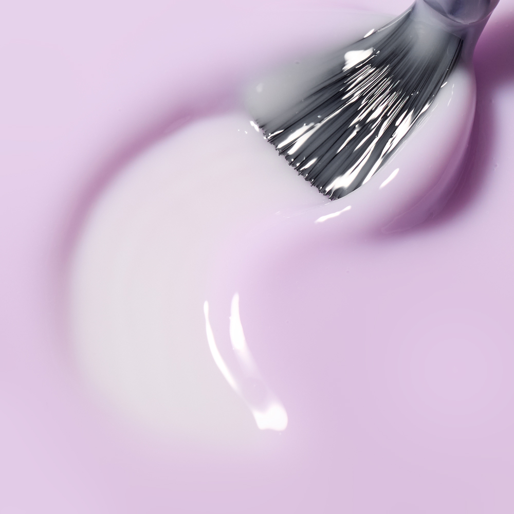 Pinsel in zart roséfarbener Long Lasting Fiber Base von Cupio, flexible und stabile Base für dünne, brüchige Nägel mit natürlichem Look