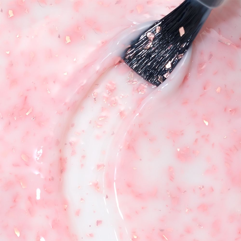 Cupio Rubber Base Baby Doll mit rosé Flakes in Nahaufnahme