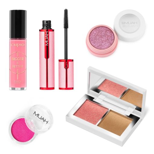 Verschiedene kosmetische Produkte wie Lippenstift, Mascara, Lidschatten und Blush
