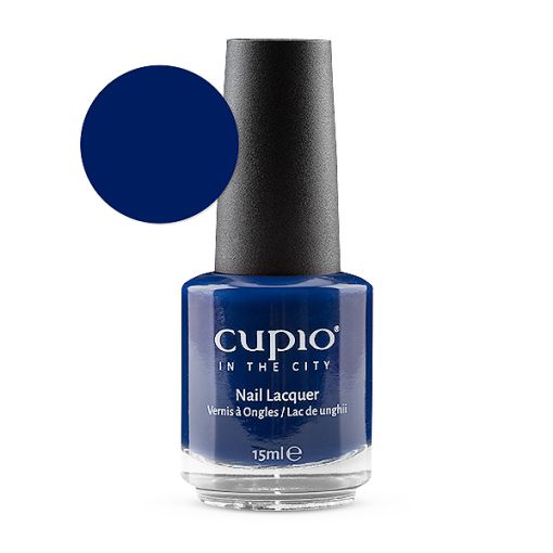 Flasche Cupio In The City Nail Lacquer Nagellack in Dunkelblau mit Farbmuster, 15 ml